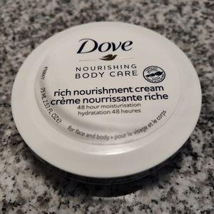 Dove Nourishing Body Care Rich Nourishment Cream - White